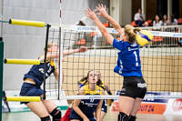 Diagonalspielerin Laura Feldmann (hier im Angriff) vom Team DSHS SnowTrex Köln bekam vom gegnerischen Trainer für ihre starke Leistung die goldene MVP-Medaille (Foto: Martin Miseré)
