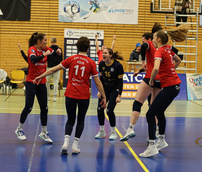 Aufschlagpower von Marina Müller ebnet den Weg zum Kölner Sieg über VfL Oythe Aufschlagpower von Marina Müller ebnet den Weg zum Kölner Sieg über VfL Oythe