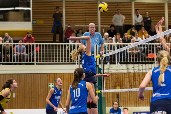 DSHS SnowTrex Köln-Volleyballerinnen mit knappen Niederlagen