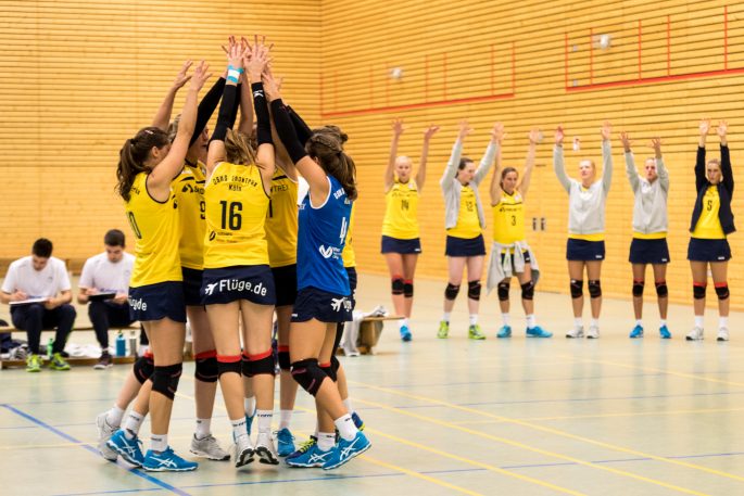 VT Hamburg bei DSHS SnowTrex Köln-Volleyballerinnen zu Gast