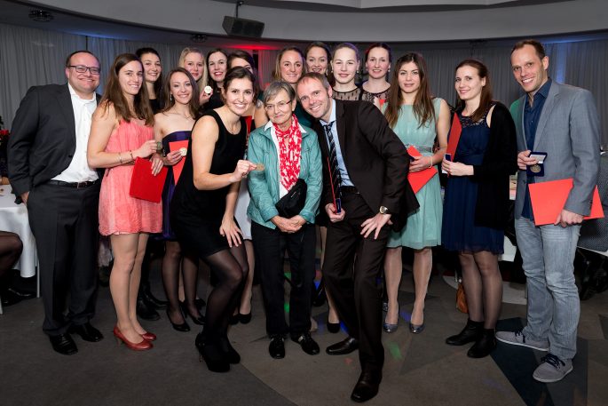 Volleyballteam der DSHS Köln erhält „Kleine Sportplakette der Stadt Köln“